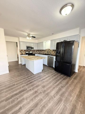 4319 Crenshaw Dr, Midland, TX 79705