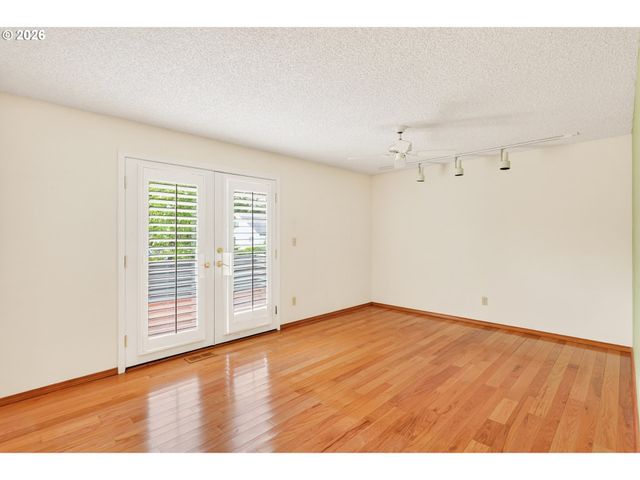 14775 Nw OAKHILLS Dr, Beaverton, OR 97006