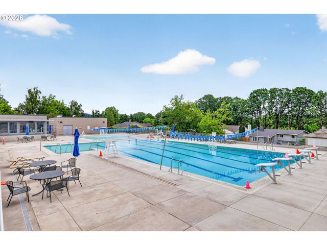 14775 Nw OAKHILLS Dr, Beaverton, OR 97006