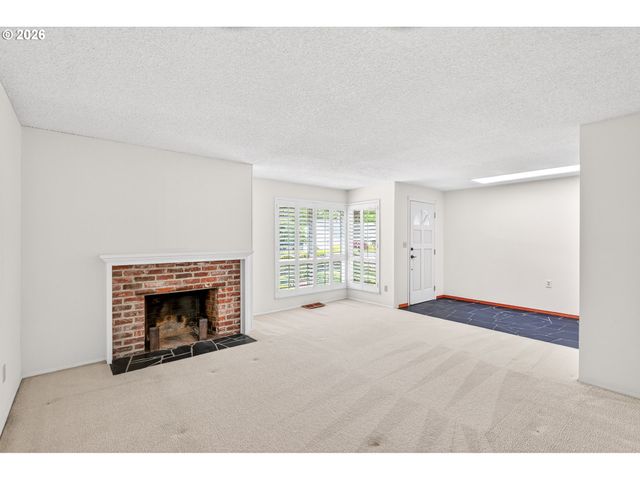 14775 Nw OAKHILLS Dr, Beaverton, OR 97006