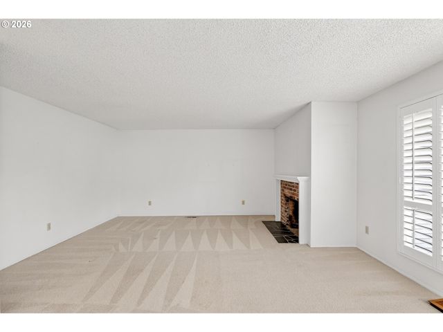 14775 Nw OAKHILLS Dr, Beaverton, OR 97006