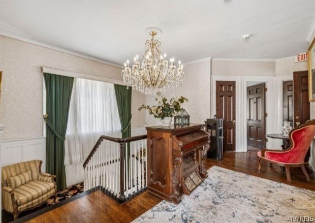 1 Hillcrest Street, Niagara Falls, NY 14303