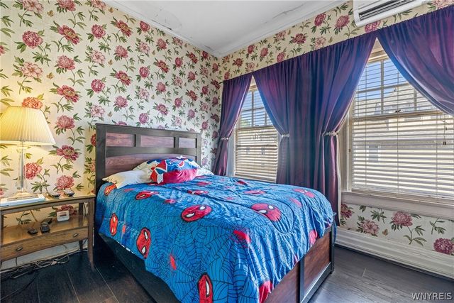 1 Hillcrest Street, Niagara Falls, NY 14303