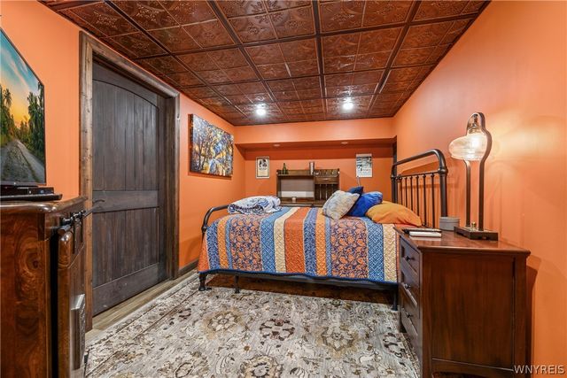 1 Hillcrest Street, Niagara Falls, NY 14303