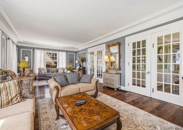 1 Hillcrest Street, Niagara Falls, NY 14303