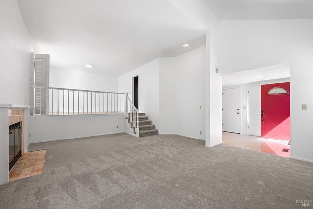 9239 Lakewood Dr, Windsor, CA 95492