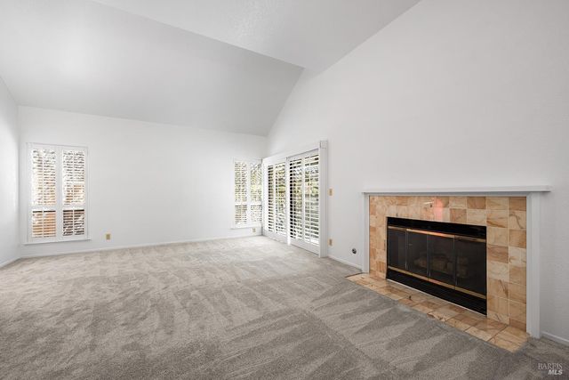 9239 Lakewood Dr, Windsor, CA 95492