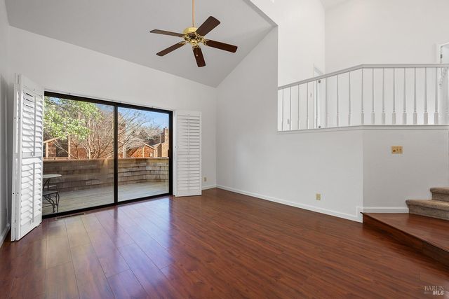 9239 Lakewood Dr, Windsor, CA 95492