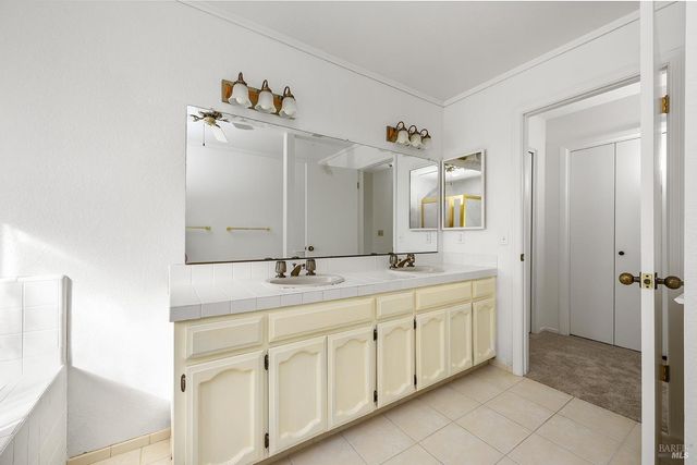 9239 Lakewood Dr, Windsor, CA 95492