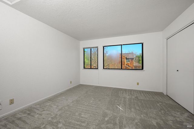 9239 Lakewood Dr, Windsor, CA 95492