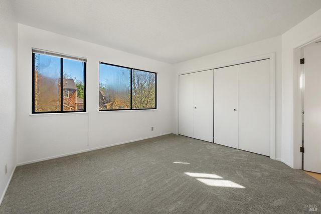 9239 Lakewood Dr, Windsor, CA 95492