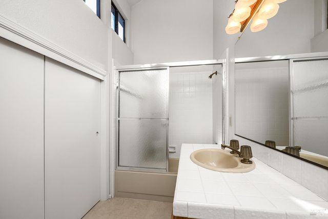 9239 Lakewood Dr, Windsor, CA 95492