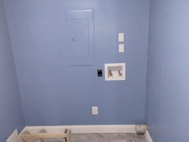 12527 Greenbriar Road, Carterville, IL 62918