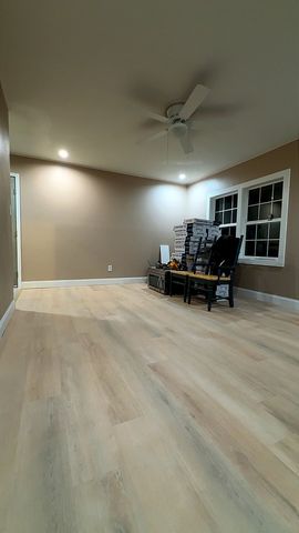 12527 Greenbriar Road, Carterville, IL 62918