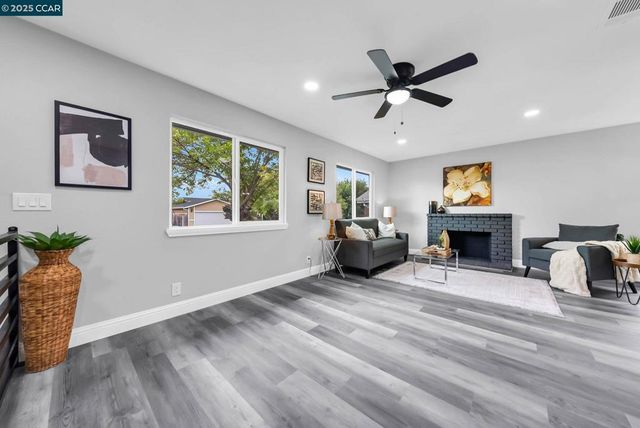 124 Purdue Dr, Vallejo, CA 94589