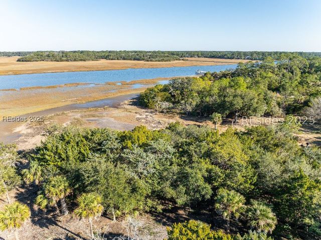 36 Ashton Dr, St Helena Island, SC 29920