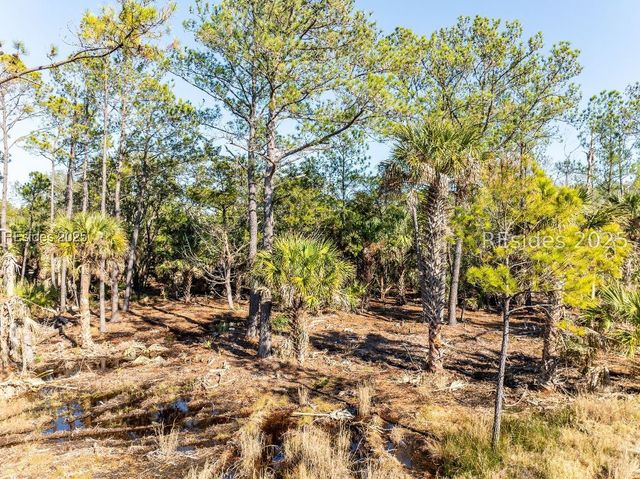 36 Ashton Dr, St Helena Island, SC 29920