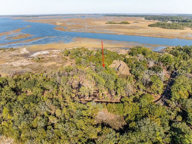 36 Ashton Dr, St Helena Island, SC 29920