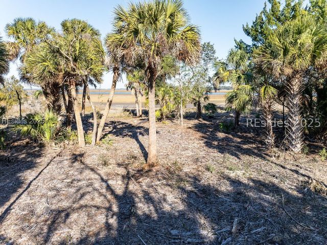 36 Ashton Dr, St Helena Island, SC 29920