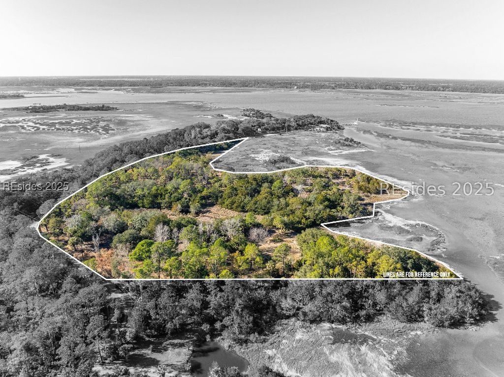 36 Ashton Dr, St Helena Island, SC 29920