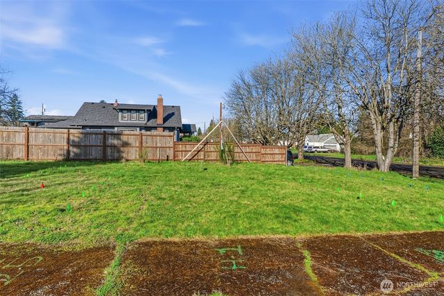 324 E 40th Street, Tacoma, WA 98404