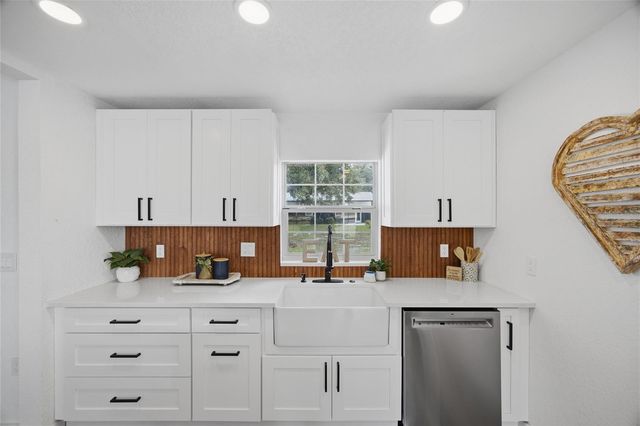 1205 E KNIGHTS GRIFFIN ROAD, Plant City, FL 33565