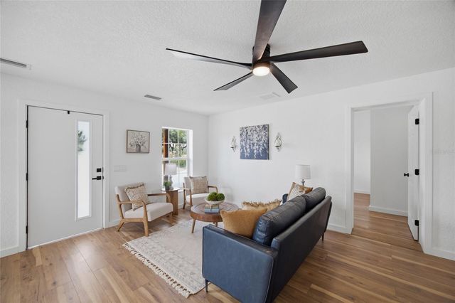 1205 E KNIGHTS GRIFFIN ROAD, Plant City, FL 33565