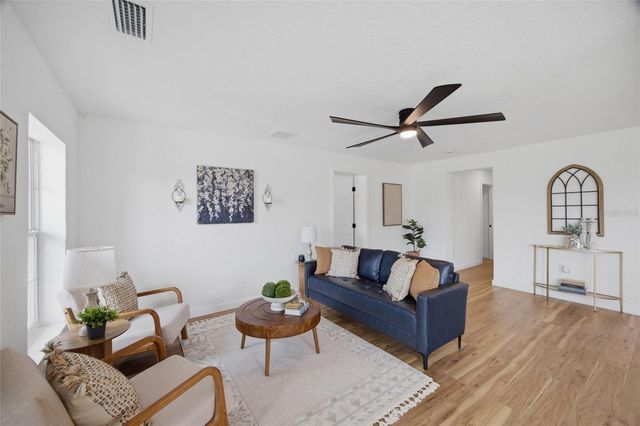 1205 E KNIGHTS GRIFFIN ROAD, Plant City, FL 33565