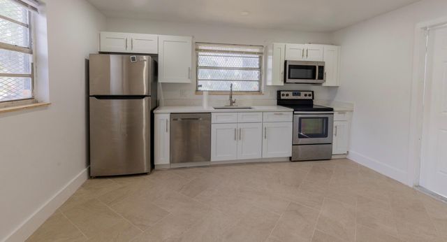 2921 NW 11TH Street, Fort Lauderdale, FL 33311