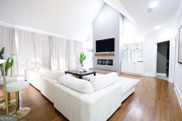 700 S Brighton Court NW, Atlanta, GA 30327