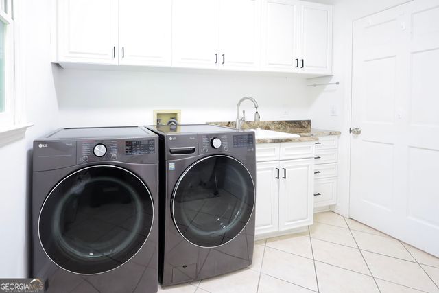 700 S Brighton Court NW, Atlanta, GA 30327