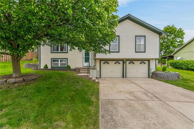 810 Pine crest Avenue, Kearney, MO 64060