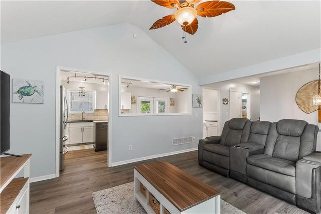 810 Pine crest Avenue, Kearney, MO 64060