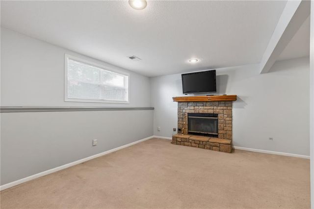 810 Pine crest Avenue, Kearney, MO 64060