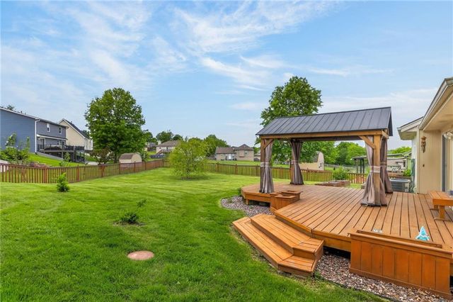 810 Pine crest Avenue, Kearney, MO 64060