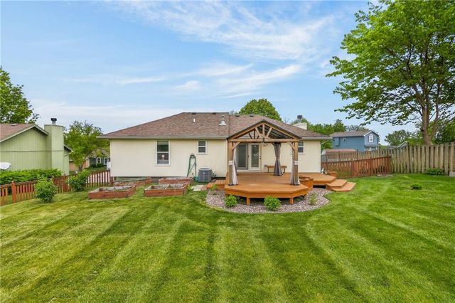 810 Pine crest Avenue, Kearney, MO 64060