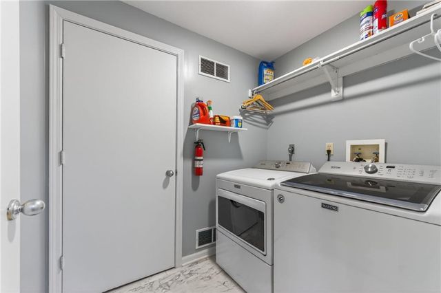 810 Pine crest Avenue, Kearney, MO 64060