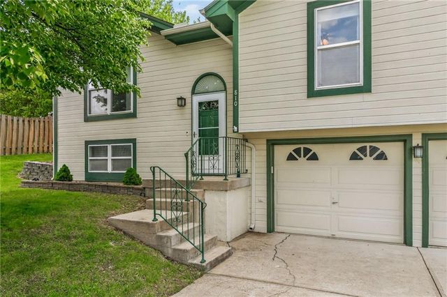 810 Pine crest Avenue, Kearney, MO 64060