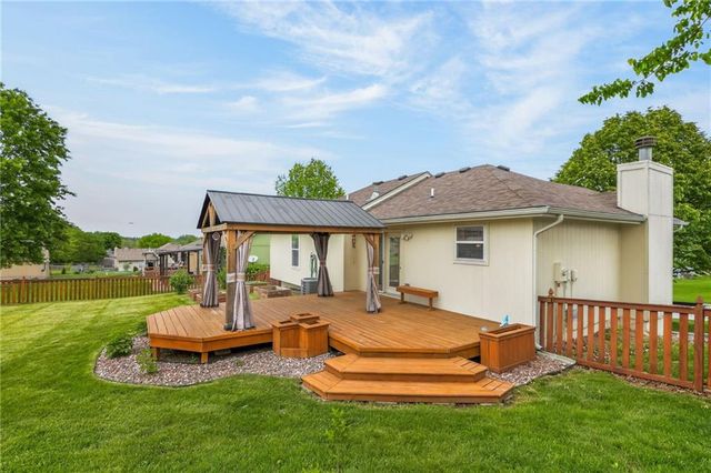 810 Pine crest Avenue, Kearney, MO 64060
