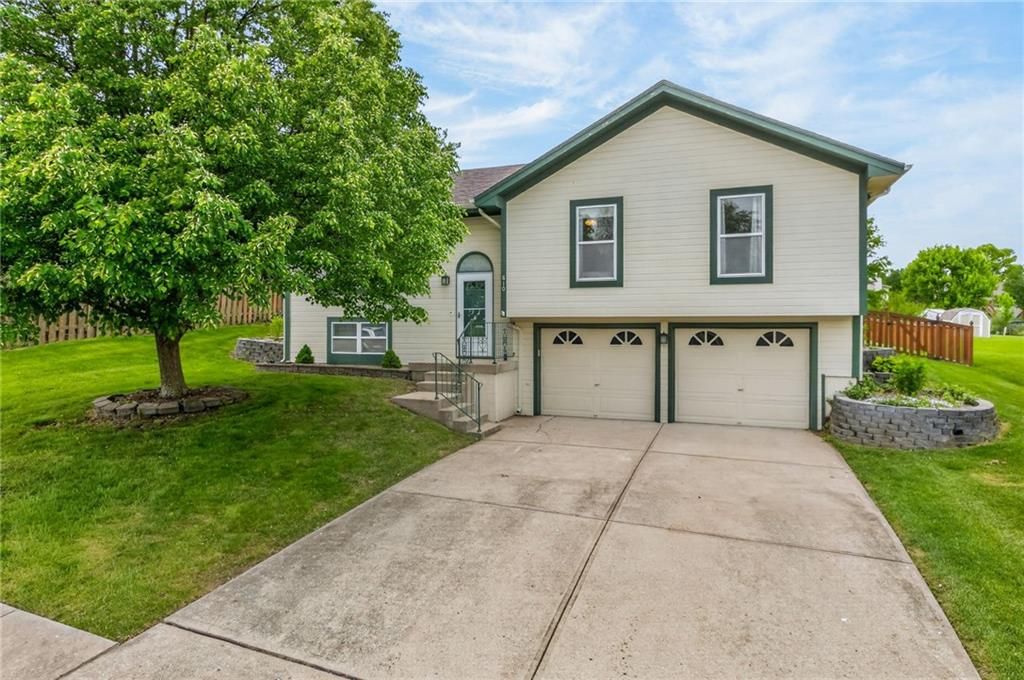 810 Pine crest Avenue, Kearney, MO 64060