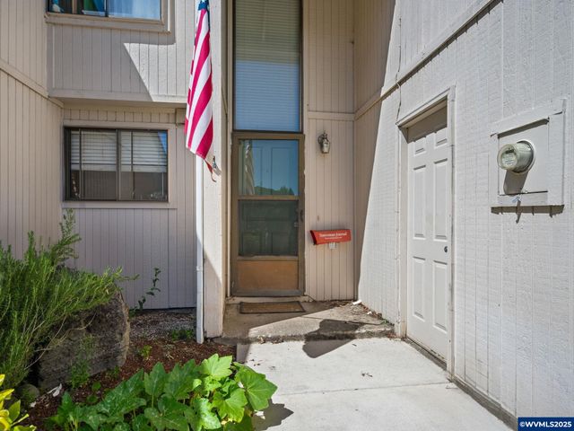 3844 Auburn Rd NE, Salem, OR 97301