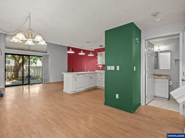 3844 Auburn Rd NE, Salem, OR 97301