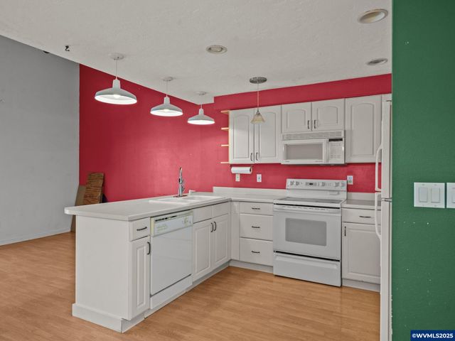 3844 Auburn Rd NE, Salem, OR 97301