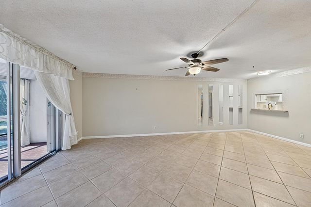 400 SE 10th Street 205, Deerfield Beach, FL 33441
