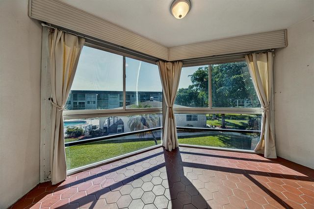 400 SE 10th Street 205, Deerfield Beach, FL 33441
