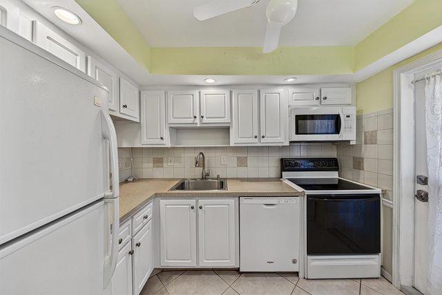 400 SE 10th Street 205, Deerfield Beach, FL 33441