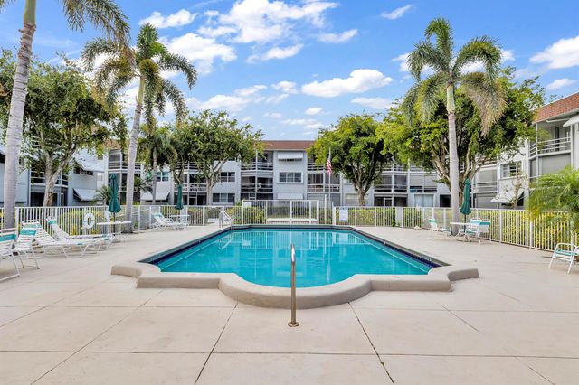 400 SE 10th Street 205, Deerfield Beach, FL 33441