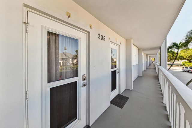 400 SE 10th Street 205, Deerfield Beach, FL 33441