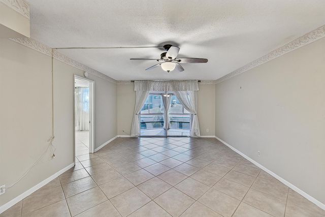 400 SE 10th Street 205, Deerfield Beach, FL 33441