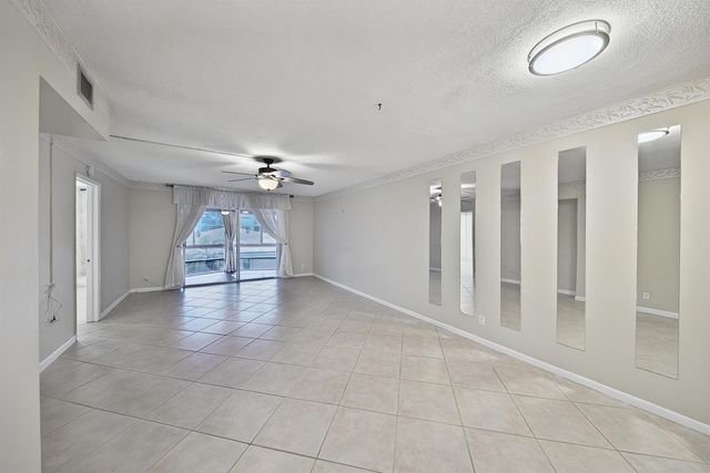 400 SE 10th Street 205, Deerfield Beach, FL 33441